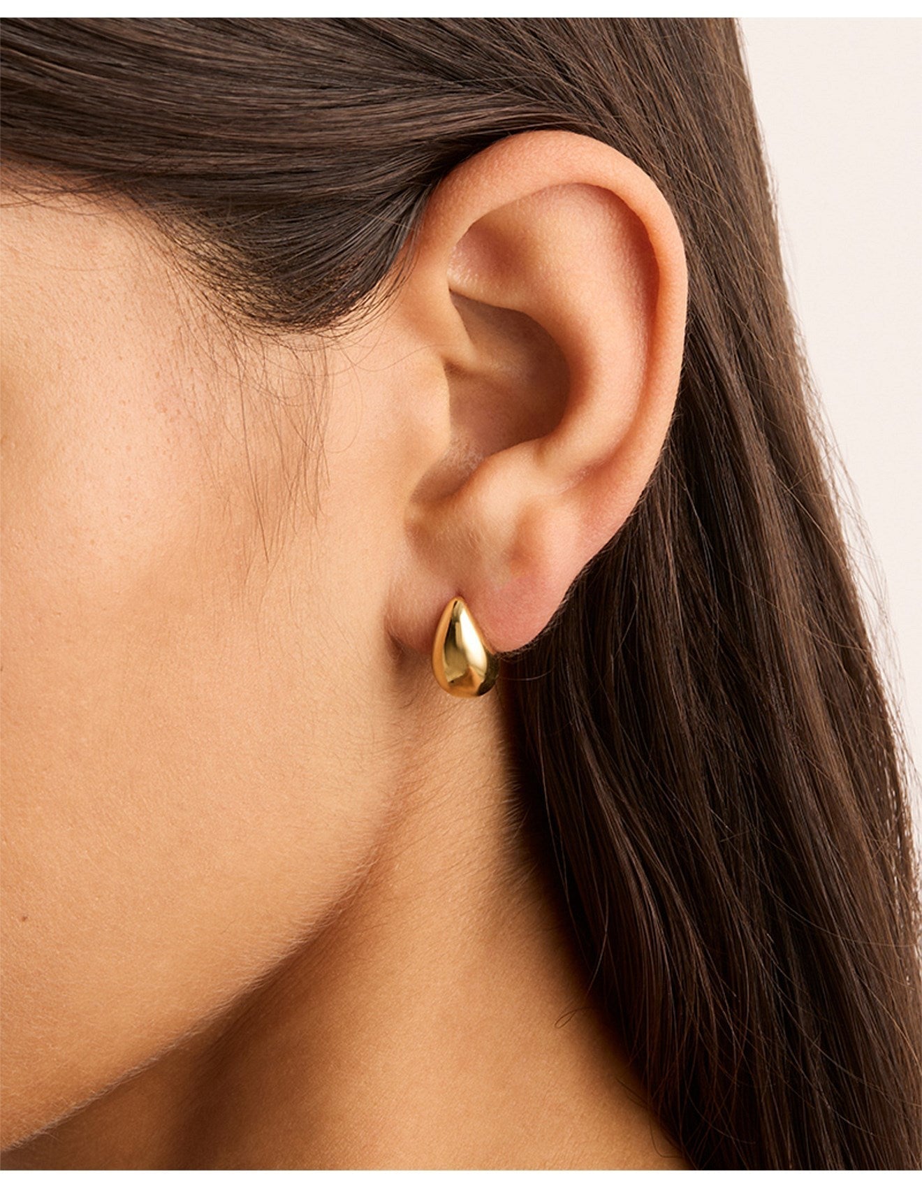 Elara – Gold Teardrop Earrings
