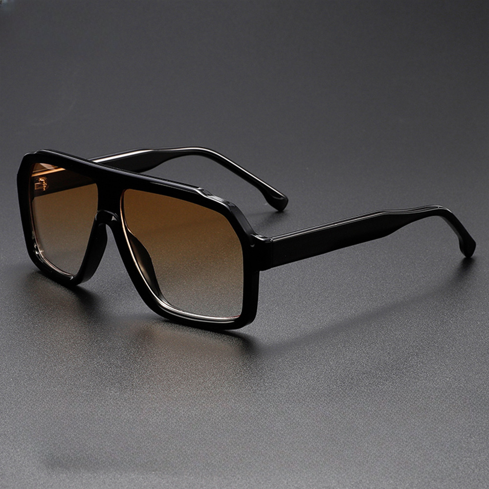 Clarence™ Regent Shields