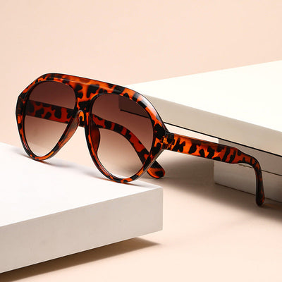 Clarence™ RetroWave