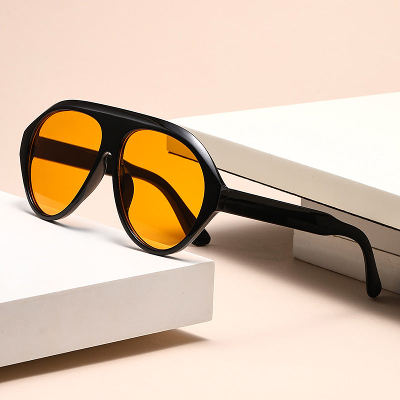 Clarence™ RetroWave