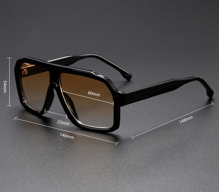 Clarence™ Regent Shields