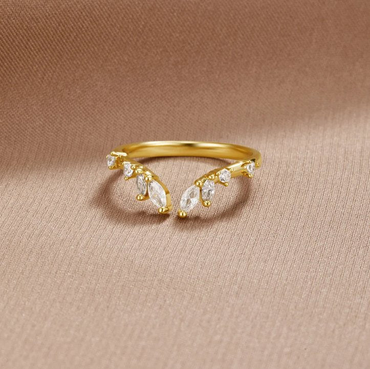 Lily Crystal Gold Ring